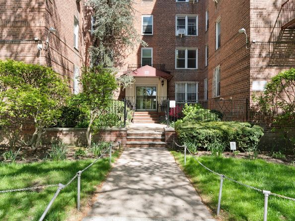 221 Mc Donald Avenue 4N, Brooklyn NY 11218