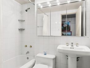 2 5th Avenue 15U, New York NY 10011