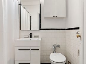 433 West 34th Street 9C, New York NY 10001