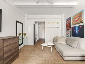433 West 34th Street 9C, New York NY 10001