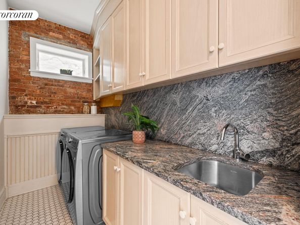 392 3rd Street 2, Brooklyn NY 11215