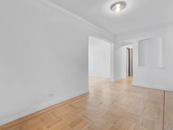 860 Grand Concourse 7N, Bronx NY 10451