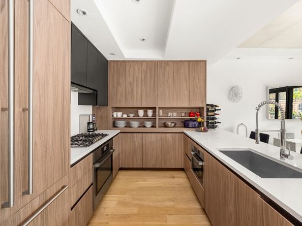 253 East 7th Street TH, New York NY 10009