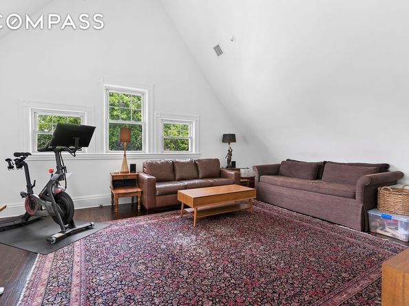 685 East 22nd Street, Brooklyn NY 11210