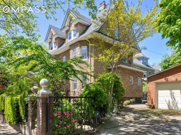 685 East 22nd Street, Brooklyn NY 11210