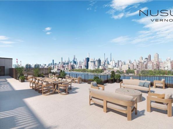 30-55 Vernon Boulevard 3P, Queens NY 11102