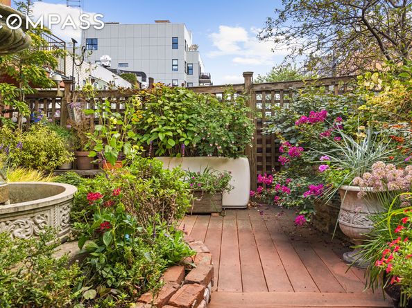 607 Manhattan Avenue 2, Brooklyn NY 11222