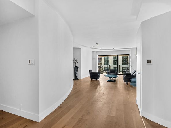 425 East 58th Street 18D, New York NY 10022