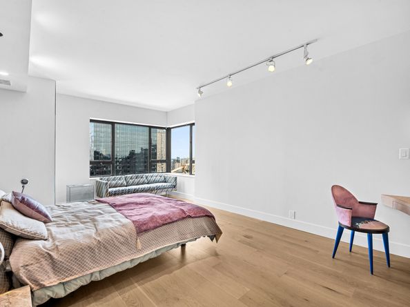 425 East 58th Street 18D, New York NY 10022