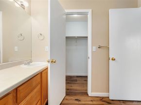 5247 S Shawnee Way, Aurora CO 80015