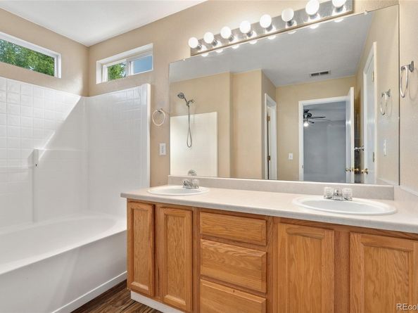5247 S Shawnee Way, Aurora CO 80015