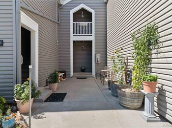 3319 S Monaco Street