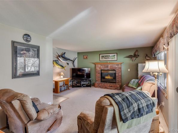 2912 Lake Park Way, Longmont CO 80503