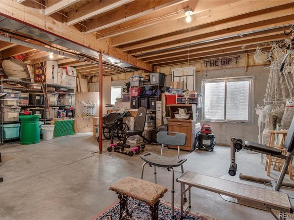 2912 Lake Park Way, Longmont CO 80503