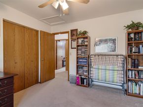 2912 Lake Park Way, Longmont CO 80503