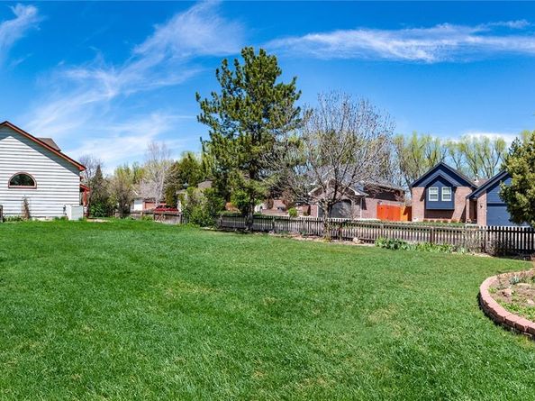 2912 Lake Park Way, Longmont CO 80503