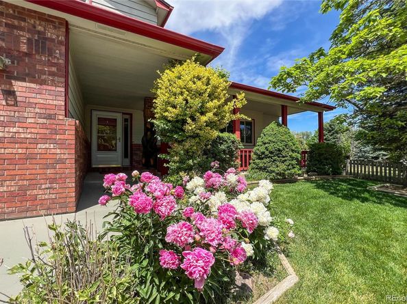 2912 Lake Park Way, Longmont CO 80503