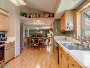 2912 Lake Park Way, Longmont CO 80503
