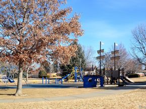 2912 Lake Park Way, Longmont CO 80503