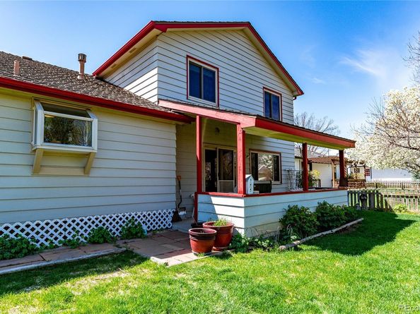 2912 Lake Park Way, Longmont CO 80503