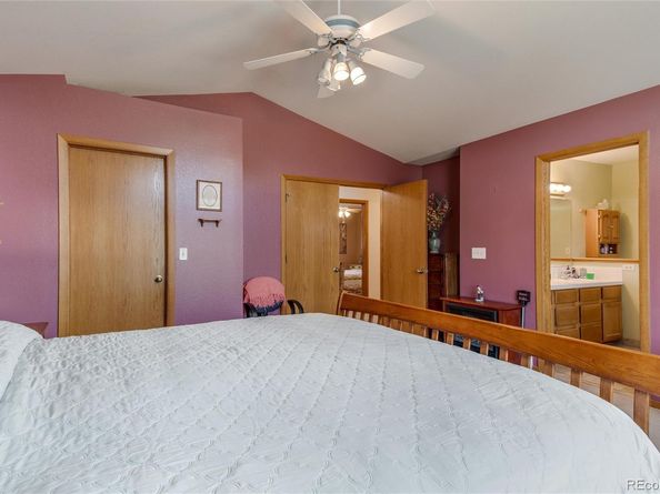 2912 Lake Park Way, Longmont CO 80503