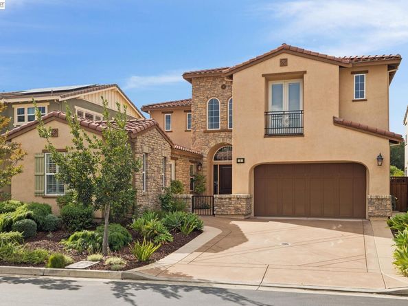 5 Dunfirth Dr, Hayward CA 94542