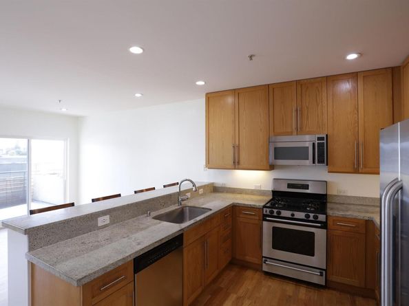 371 30th 201, Oakland CA 94609