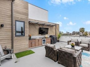 2677 State Street 301, Carlsbad CA 92008