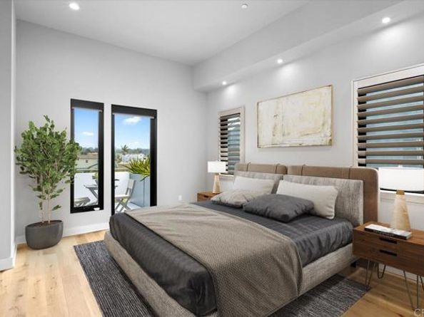 2677 State Street 301, Carlsbad CA 92008