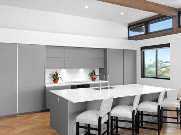 2677 State Street 301, Carlsbad CA 92008