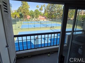 5520 Owensmouth Avenue 217, Woodland Hills (los Angeles) CA 91367