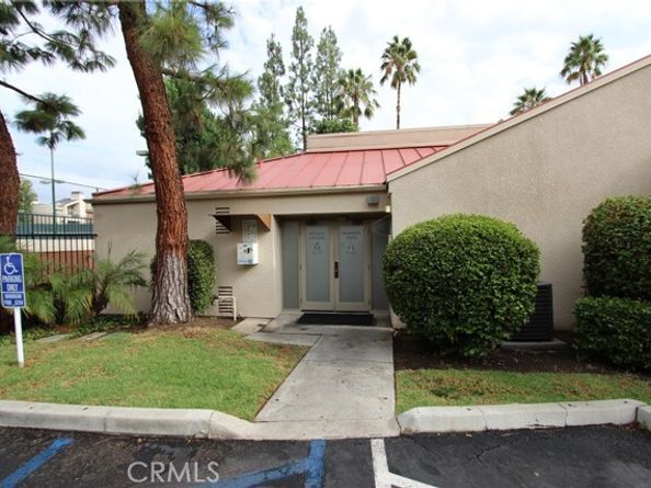 5520 Owensmouth Avenue 217, Woodland Hills (los Angeles) CA 91367