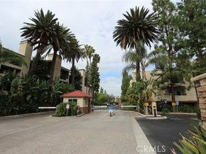 5520 Owensmouth Avenue 217, Woodland Hills (los Angeles) CA 91367