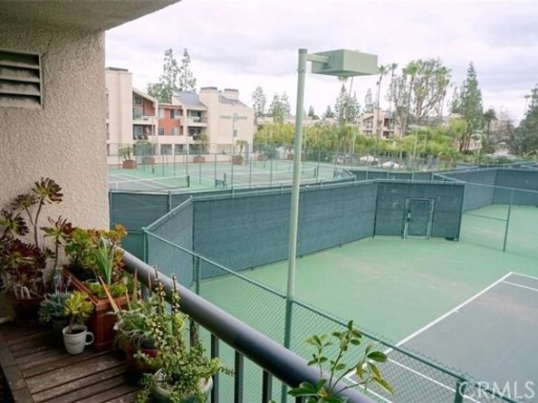 5520 Owensmouth Avenue 217, Woodland Hills (los Angeles) CA 91367