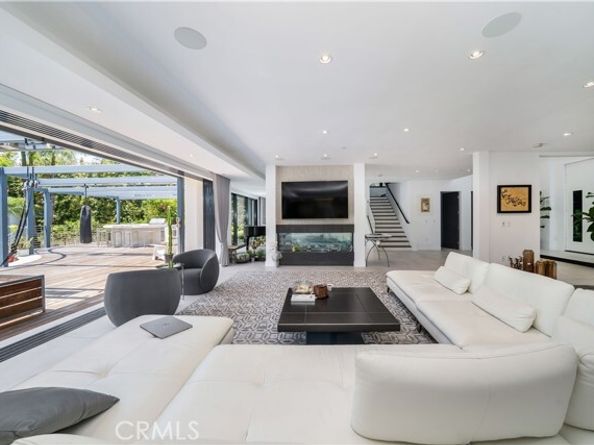 13524 D'Este Drive, Pacific Palisades (los Angeles) CA 90272