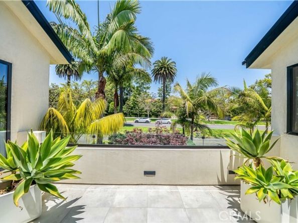13524 D'Este Drive, Pacific Palisades (los Angeles) CA 90272