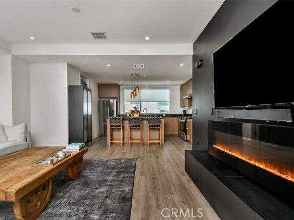 10861 Hartsook Street, North Hollywood (los Angeles) CA 91601