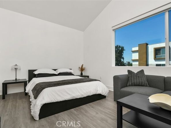 10861 Hartsook Street, North Hollywood (los Angeles) CA 91601