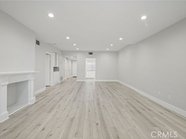 19029 Nordhoff Street 103, Northridge (los Angeles) CA 91324