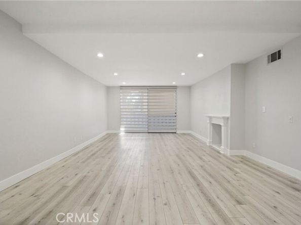 19029 Nordhoff Street 103, Northridge (los Angeles) CA 91324