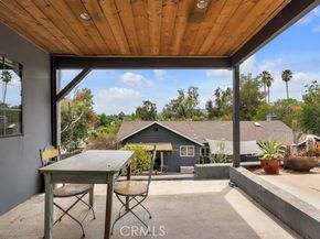 19419 Oxnard Street, Tarzana (los Angeles) CA 91356
