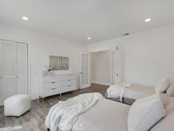 19419 Oxnard Street, Tarzana (los Angeles) CA 91356