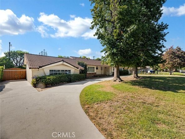 8383 Paso Robles Avenue, Northridge (los Angeles) CA 91325