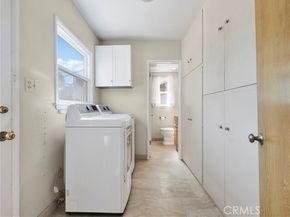 8383 Paso Robles Avenue, Northridge (los Angeles) CA 91325