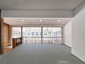 8383 Paso Robles Avenue, Northridge (los Angeles) CA 91325