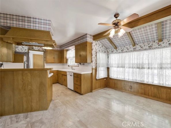 8383 Paso Robles Avenue, Northridge (los Angeles) CA 91325