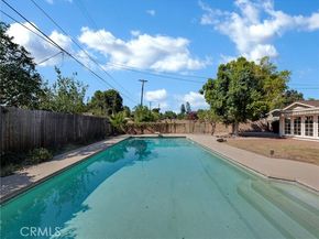 8383 Paso Robles Avenue, Northridge (los Angeles) CA 91325