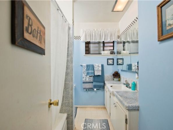 19816 Marilla, Chatsworth (los Angeles) CA 91311