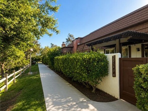 22540 Jeffrey Mark Court 4, Chatsworth (los Angeles) CA 91311