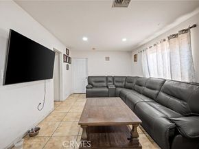 14661 oak road, Sylmar (los Angeles) CA 91342